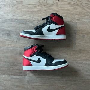 Air Jordan 1 Retro High 'Satin Black Toe'